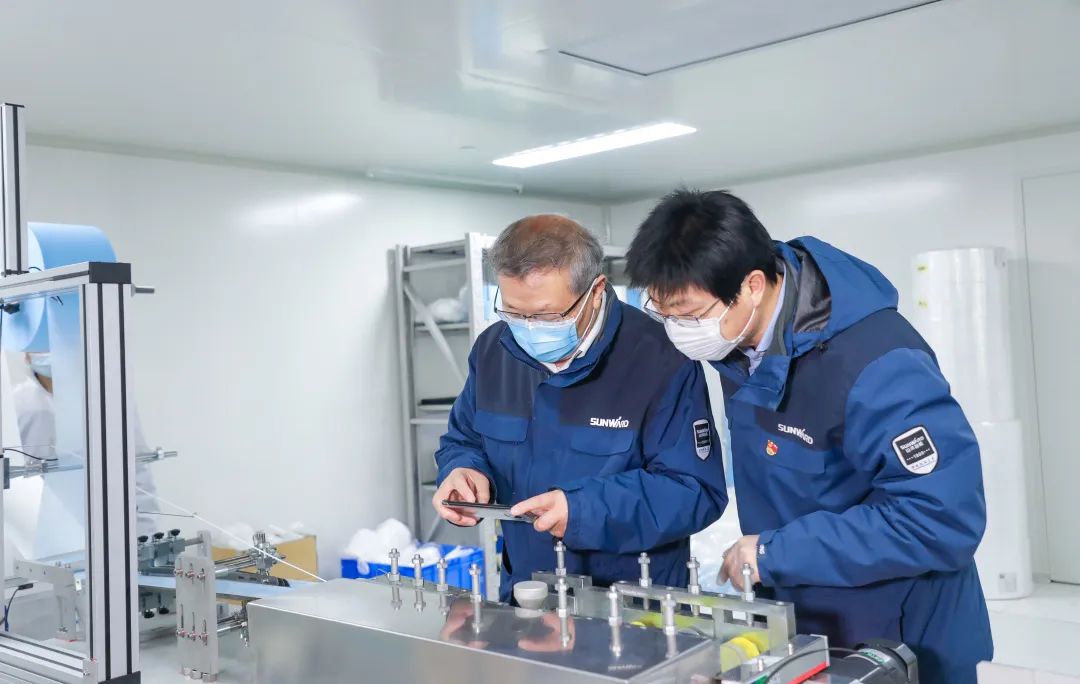 董事长启封星际官网注册智能第一个成品口罩