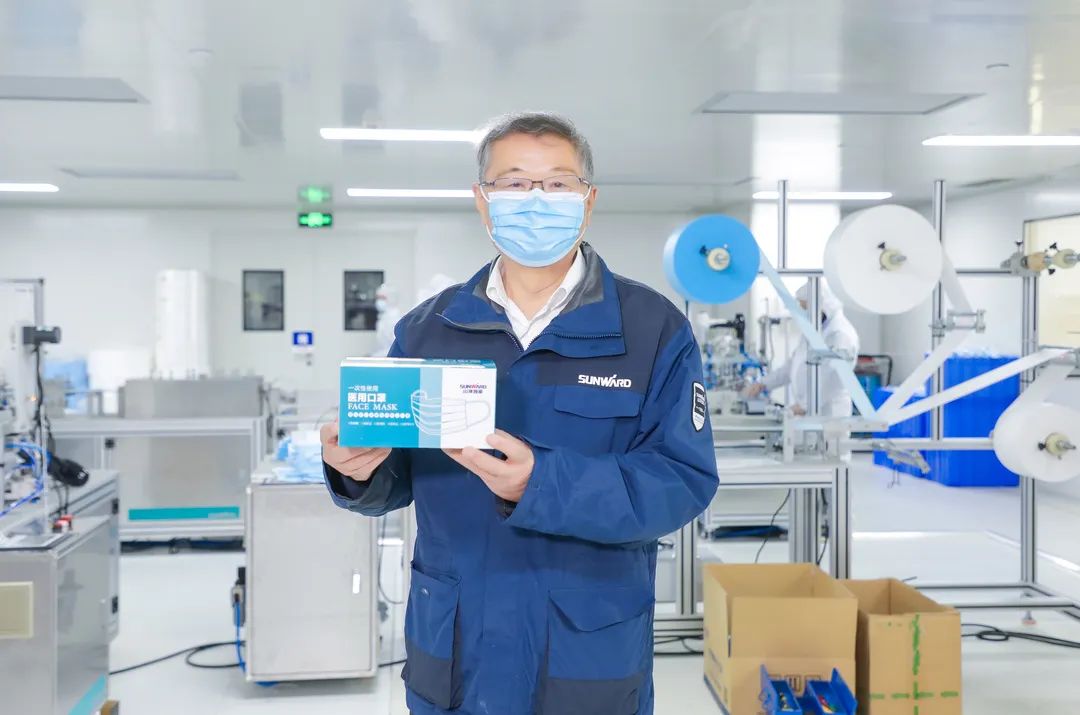 董事长启封星际官网注册智能第一个成品口罩