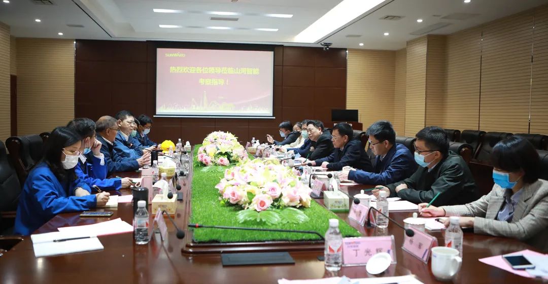 宁夏工信厅副厅长张伟一行调研星际官网注册智能