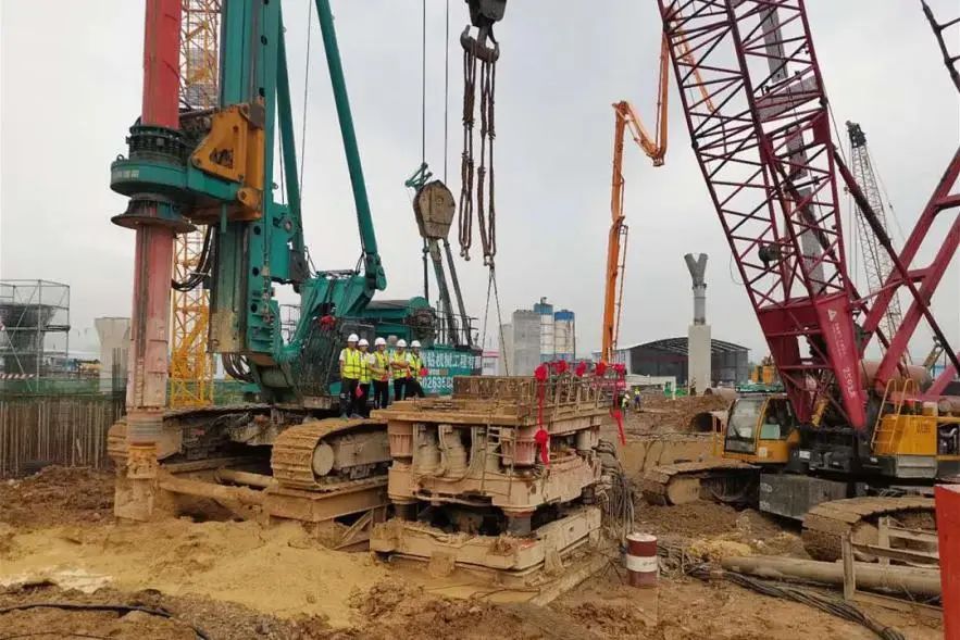 570天420根桩！星际官网注册机群惊艳贵阳机场扩建工程