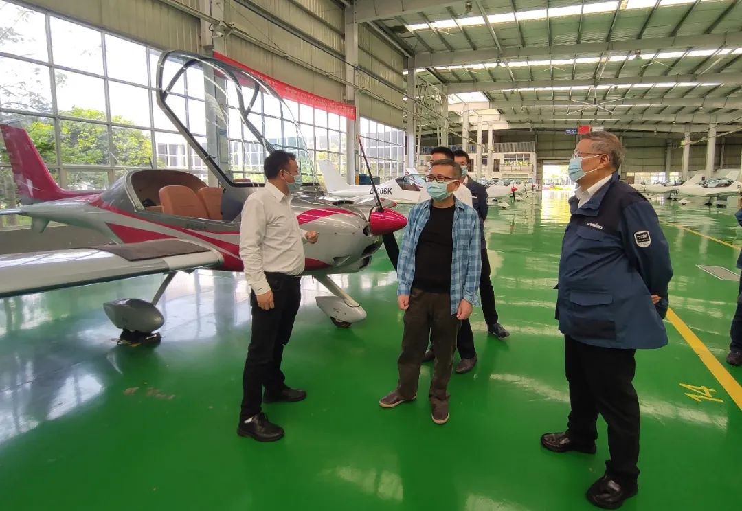 广州工控总经理张伟涛调研星际官网注册航空