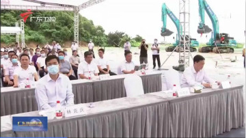 大湾区又一跨海“大桥”开工，星际官网注册智能挖掘机“秀”美现场