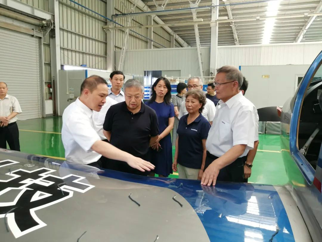 省人大常委会党组副书记、副主任王柯敏调研星际官网注册智能