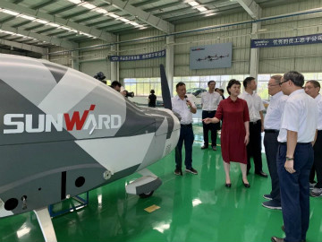 省委常委、统战部部长黄兰香考察调研星际官网注册科技