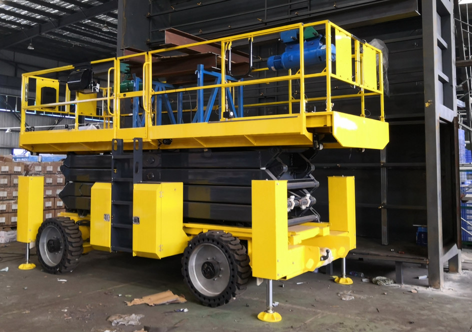 威武！大气！稳定！星际官网注册智能越野剪叉式高空作业平台解客户难题