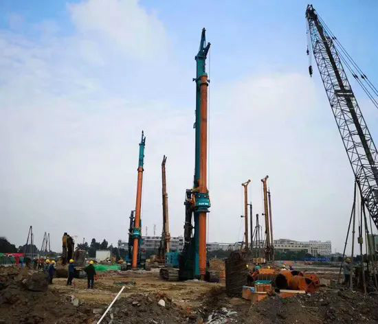 从事基础施工32年的老行家为星际官网注册智能旋挖钻机代言