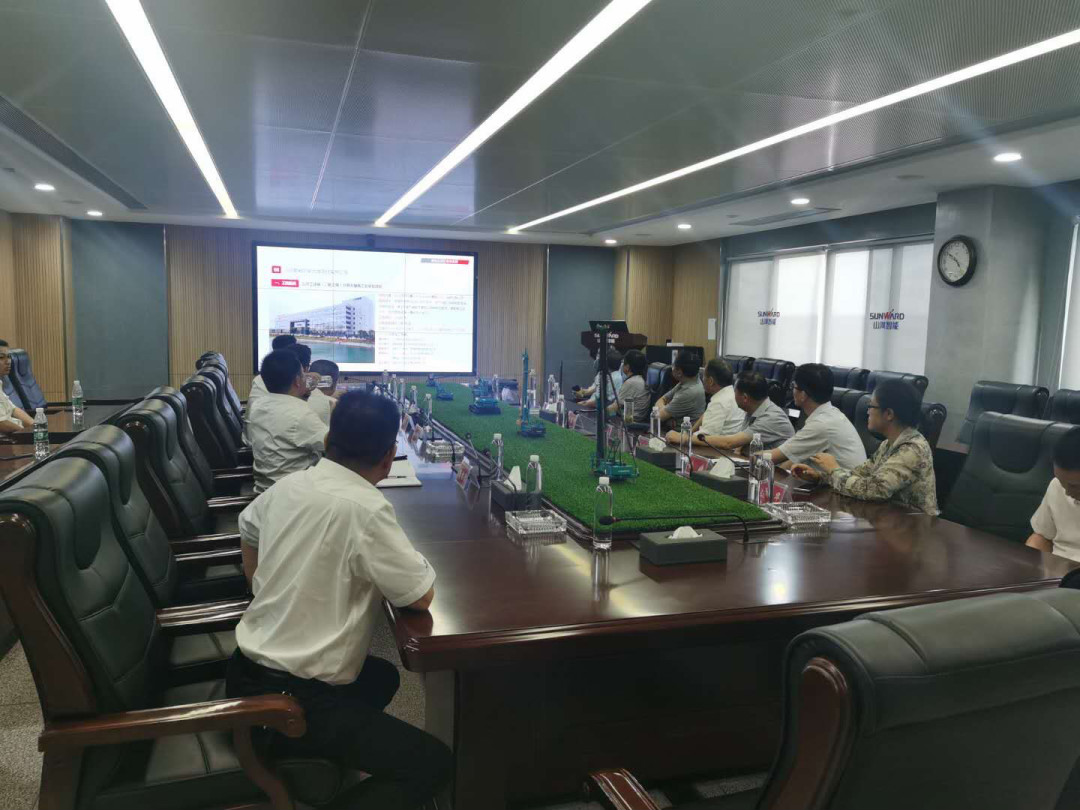 省人大常委会副主任杨维刚调研星际官网注册智能