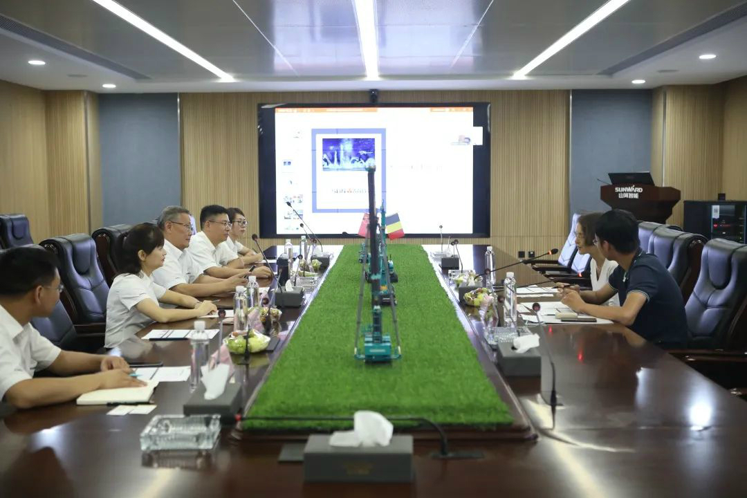 比利时商务领事到访星际官网注册智能