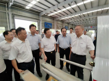 副省长陈飞调研星际官网注册航空产业