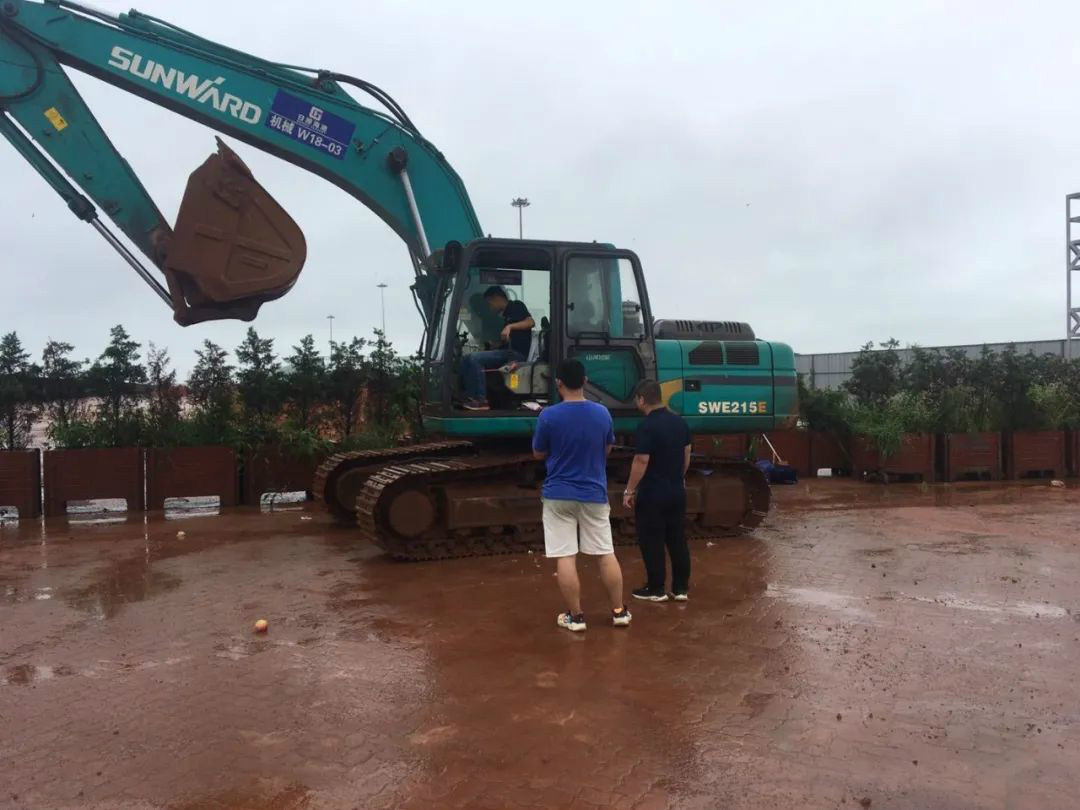 感恩相伴 关爱相随——星际官网注册智能服务万里行走进豫鲁黔