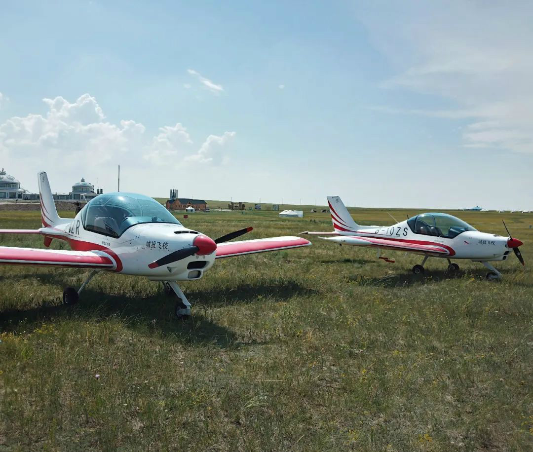 星际官网注册“阿若拉”飞机遨游呼伦贝尔大草原