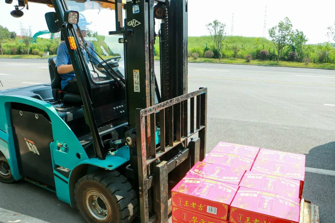 情系职工送清凉，殷切关怀鼓干劲——星际官网注册智能开展夏季送清凉活动