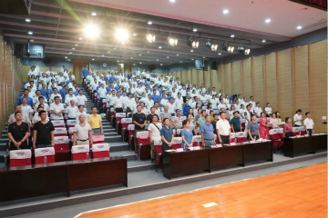 传承革命先烈精神，双促双融助力发展——星际官网注册智能、市疾控中心联合开展主题党日活动