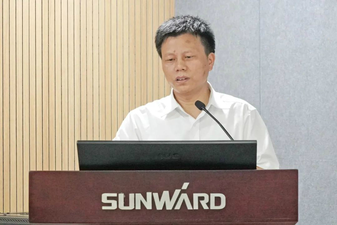 省人大常委会党组副书记、副主任王柯敏调研星际官网注册智能