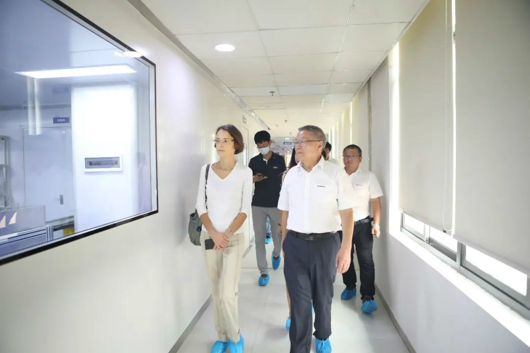 比利时商务领事到访星际官网注册智能