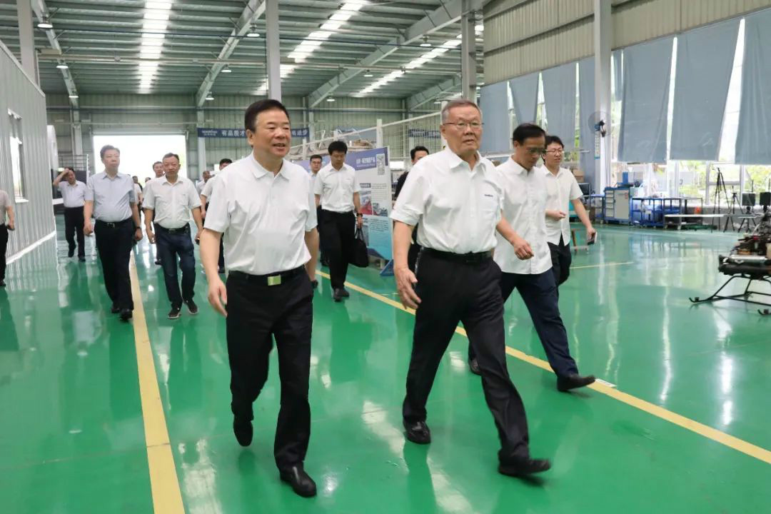 副省长陈飞调研星际官网注册航空产业