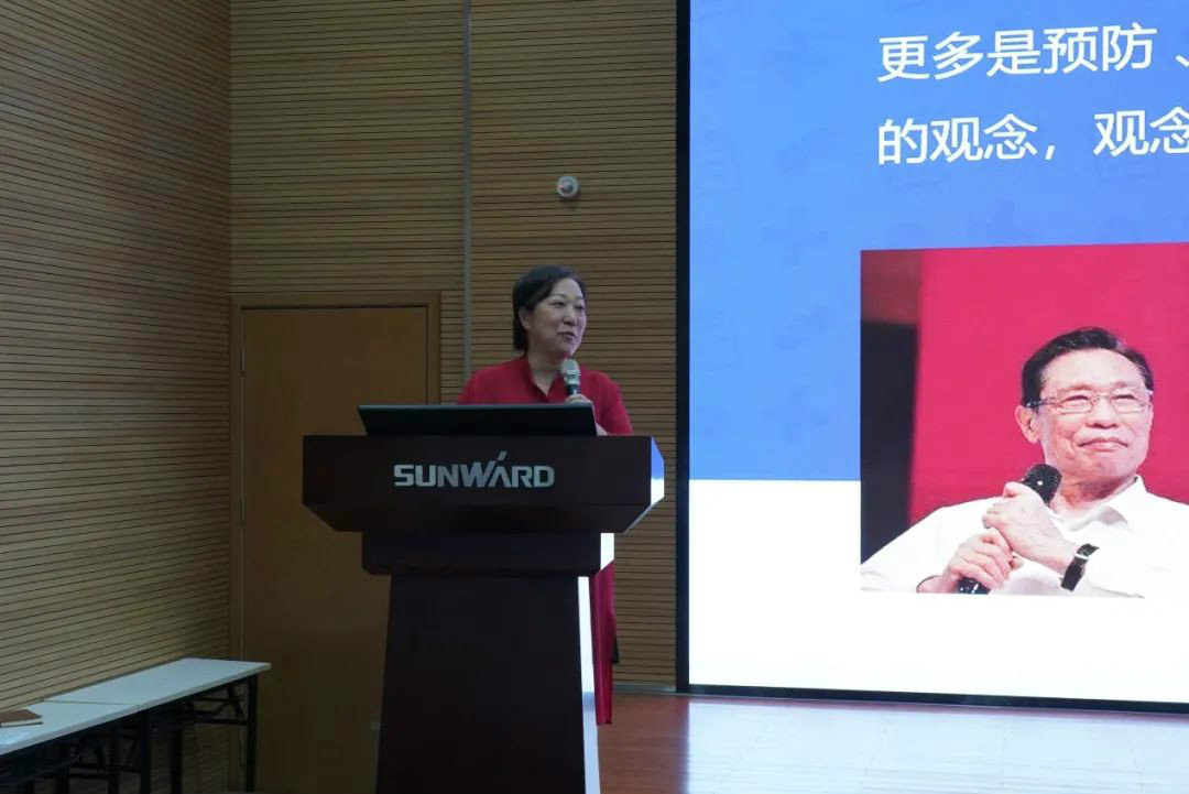 关爱科技工作者健康——健康科普进企业走进星际官网注册智能