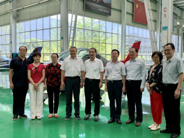 省委常委、统战部部长黄兰香考察调研星际官网注册科技