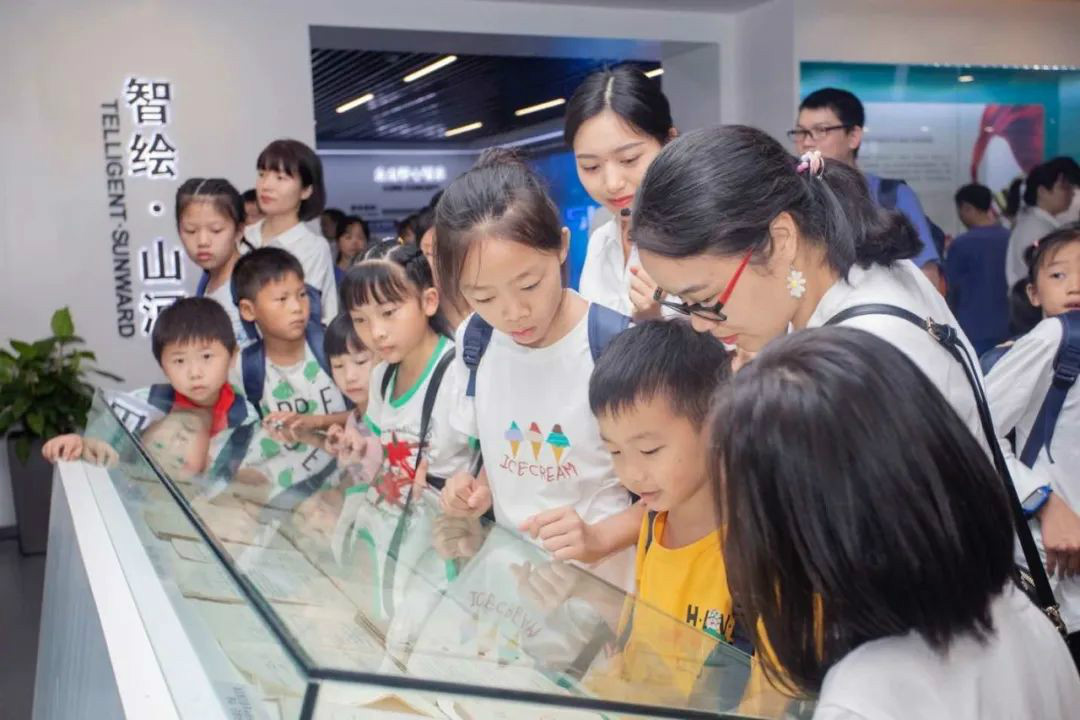 公司托管子女，员工暑期无忧 ——星际官网注册智能职工子女暑期托管班开班