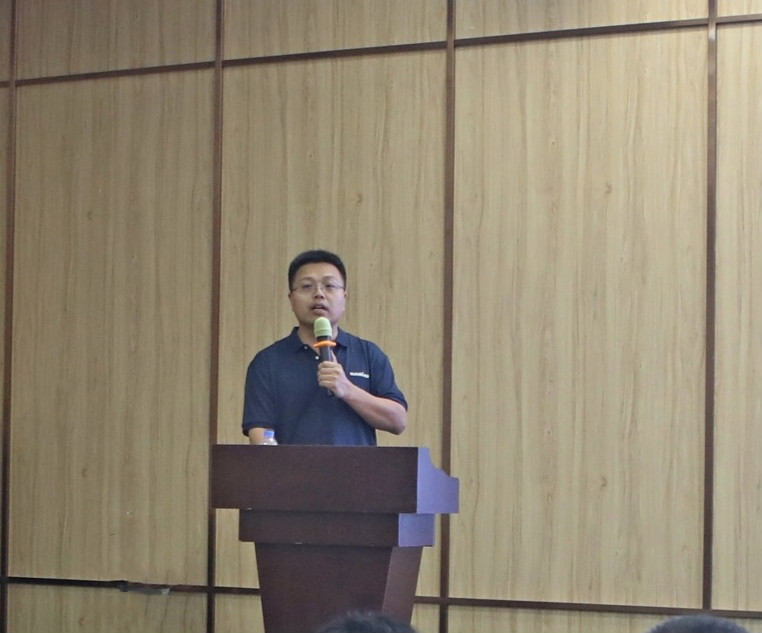 以强执行力聚焦基础能力建设 向挖掘机万台俱乐部迈进——星际官网注册智能2020年挖掘机经销商半年度会议圆满召