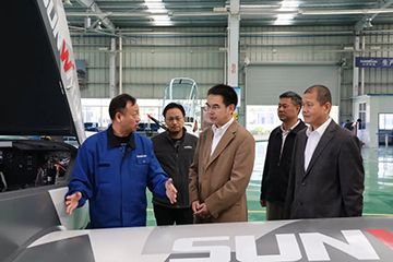 民航中南局副局长陈维调研星际官网注册科技