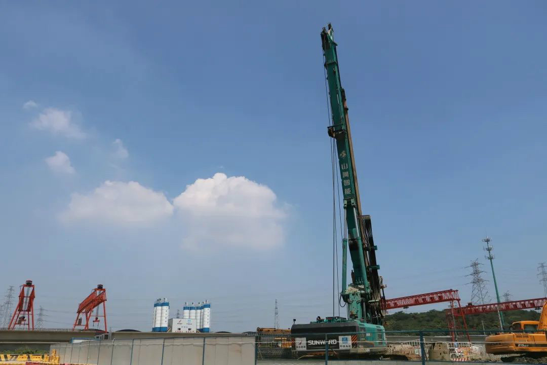 从业20多年的他，为何对星际官网注册智能旋挖钻机情有独钟