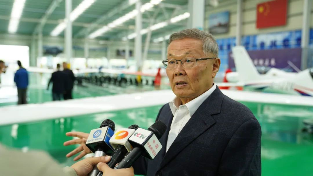 跨上新征程，谱写星际官网注册航空产业新篇章 ——星际官网注册科技第99、100架SA60L(阿若拉)飞机正式下线