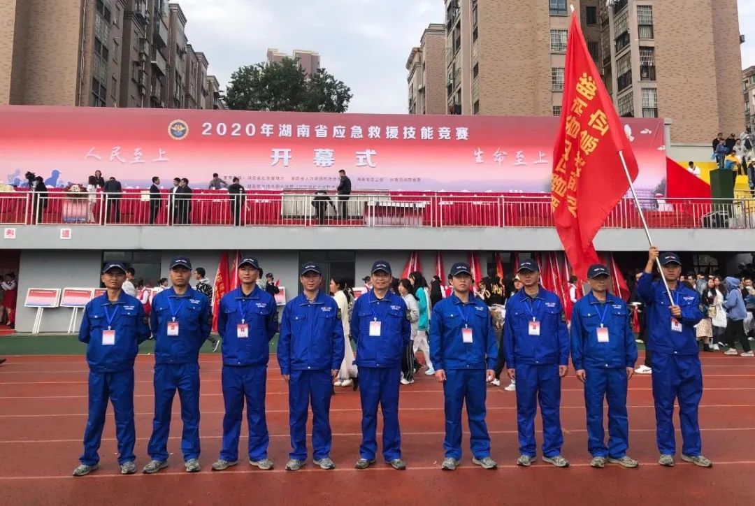 初生牛犊可撼虎 | 星际官网注册智能应急救援队斩获诸多奖项