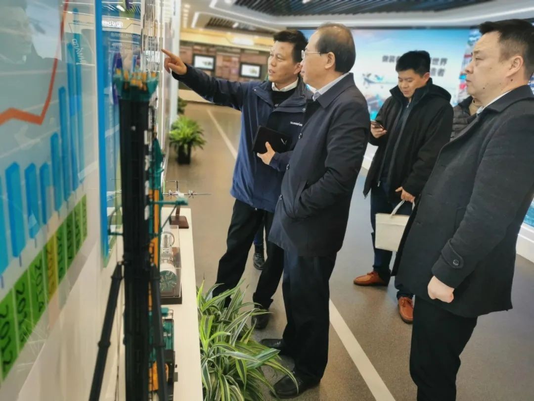 长沙市科技局局长郭塨调研星际官网注册智能