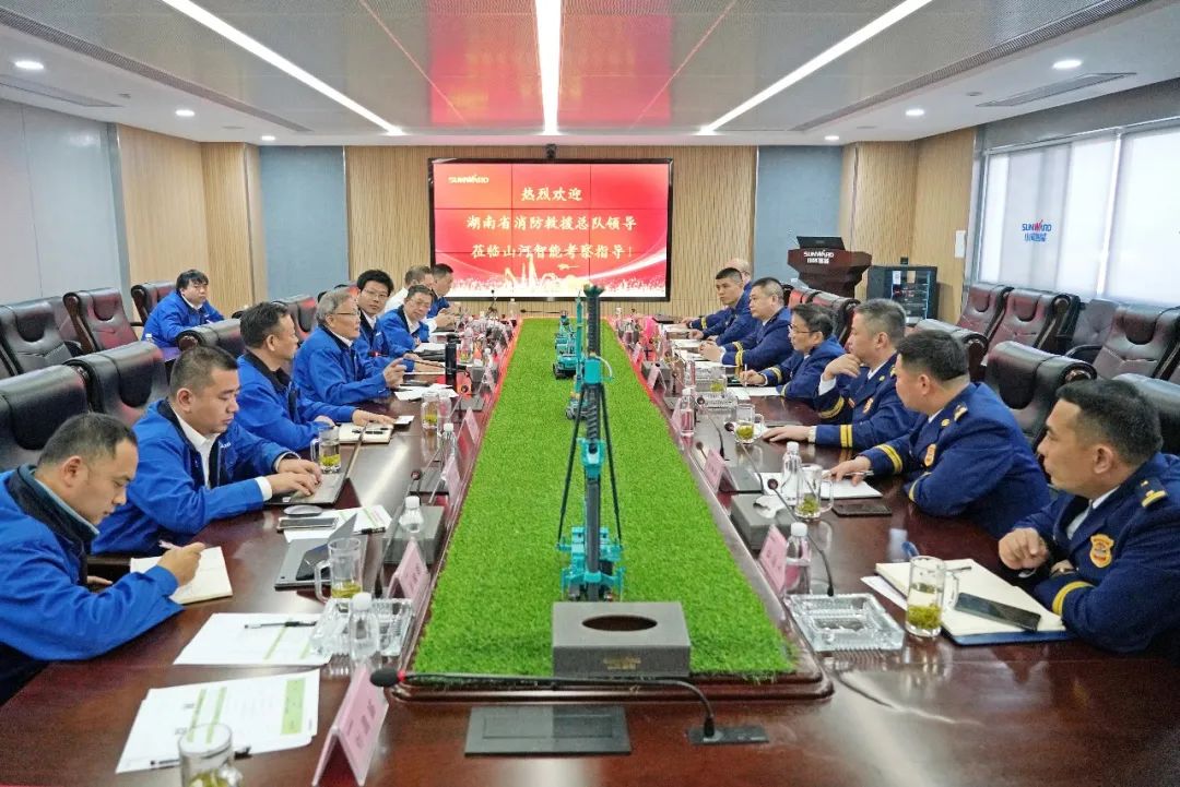 考察无人化装备 高宁宇到访星际官网注册智能