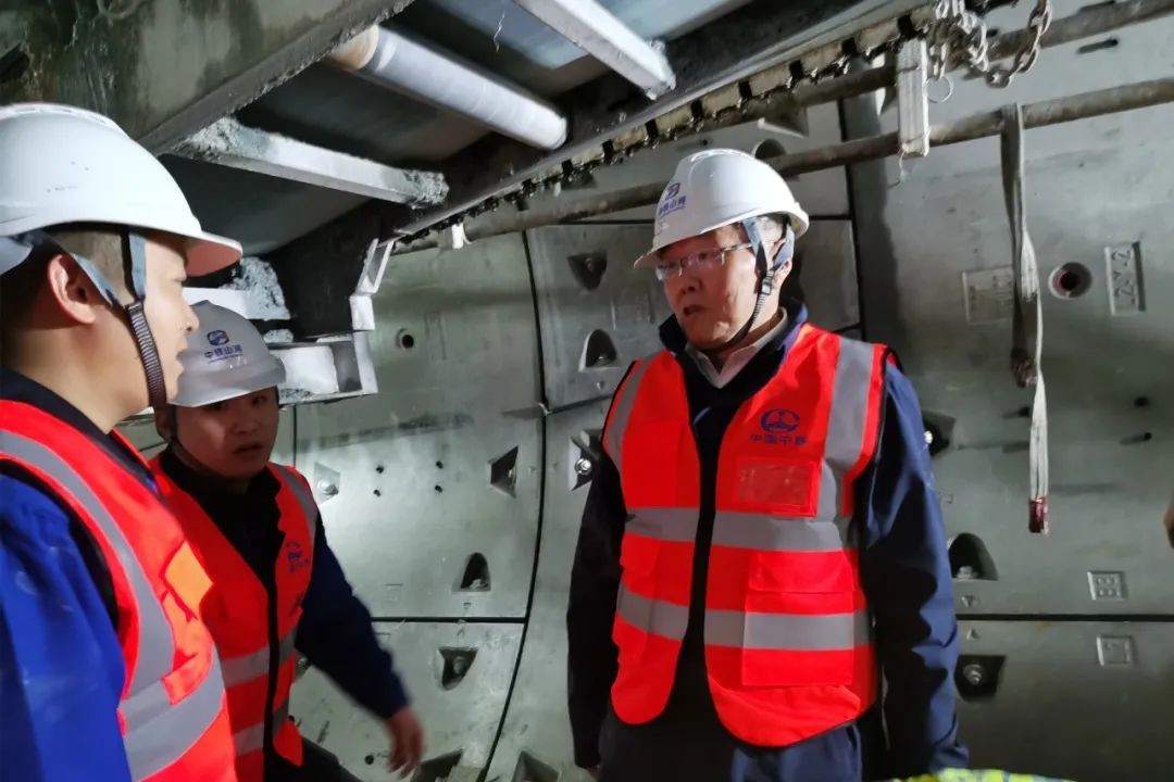 何清华亲临中铁星际官网注册盾构施工项目指导工作