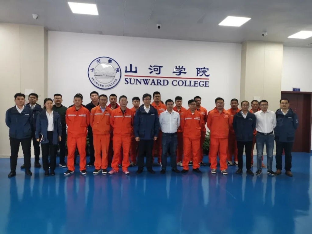 做星际官网注册的客户，我们宠你！ ——葛洲坝易普力公司项目领导及骨干凿岩产品知识培训