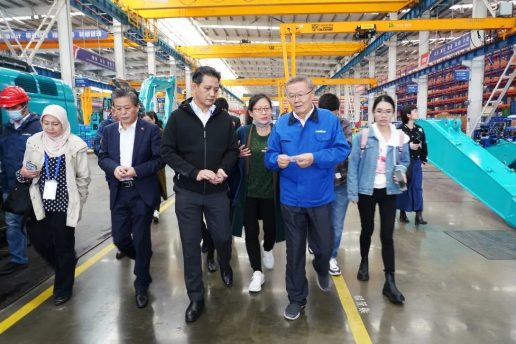 东盟联合参访团考察星际官网注册智能