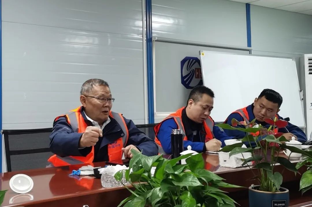 何清华亲临中铁星际官网注册盾构施工项目指导工作