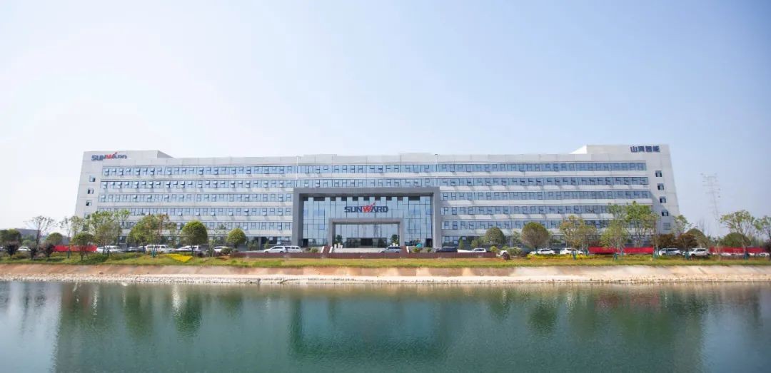 星际官网注册智能总部大楼荣获芙蓉奖