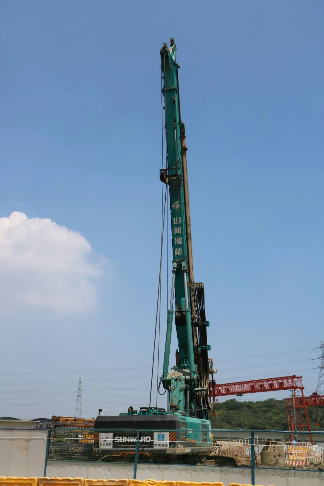 从业20多年的他，为何对星际官网注册智能旋挖钻机情有独钟