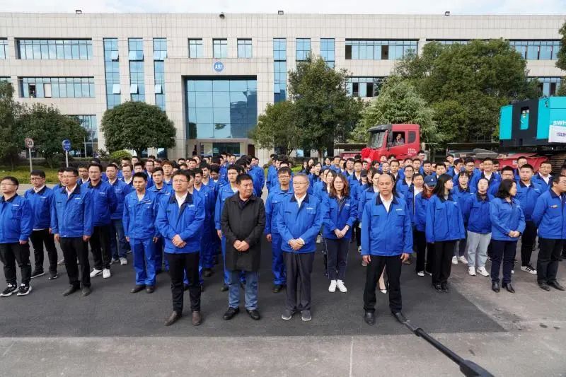 星际官网注册智能首台SWHG70连续墙液压抓斗顺利交机