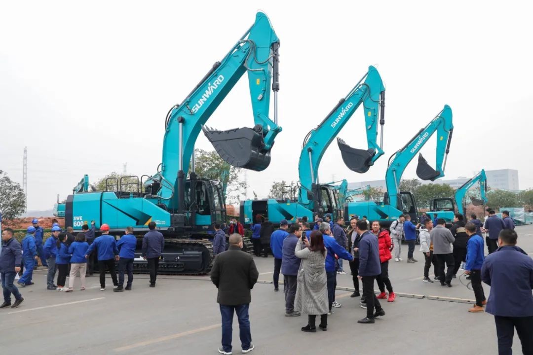 开疆扩土，气壮星际官网注册 | 600F大挖交付仪式隆重举行