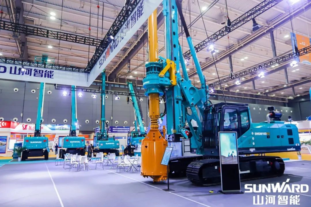 “星际官网注册绿”亮相长沙国际工程机械展，50余款产品尽显星际官网注册智能创新实力