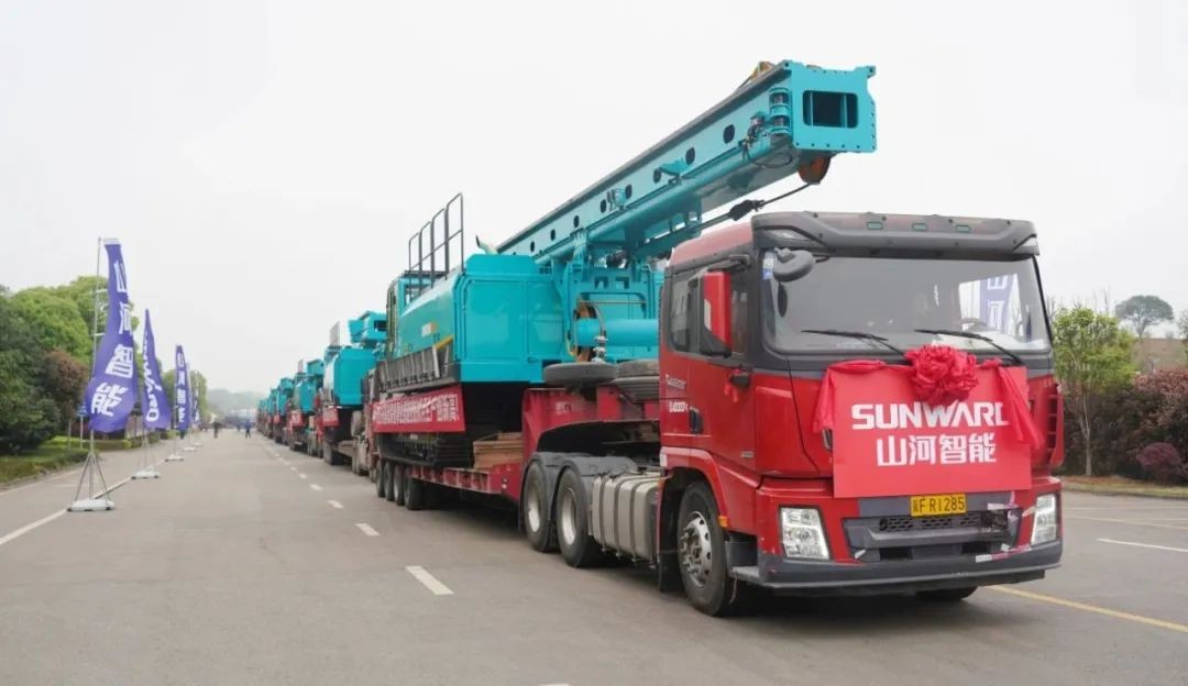 气贯星际官网注册，势不可挡！星际官网注册智能基础装备月产销创新高暨发货仪式隆重举行