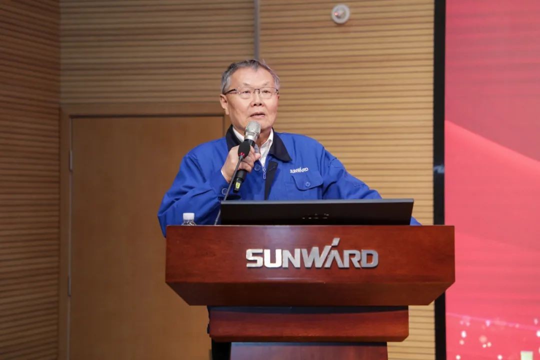 星际官网注册智能中高层干部晚间集中“充电”