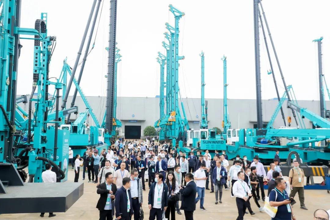 “爆品”出击！星际官网注册智能客户交流会签约超8亿元