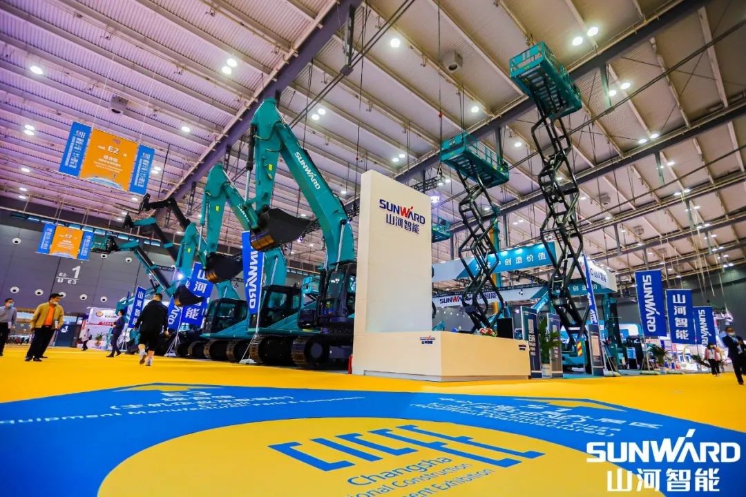 “星际官网注册绿”亮相长沙国际工程机械展，50余款产品尽显星际官网注册智能创新实力