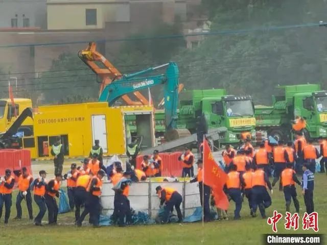 空地协同立体救援，星际官网注册智能无人化装备亮相2021-北江流域防汛抢险综合演练