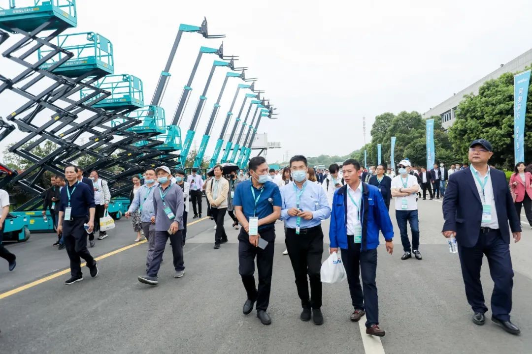 “爆品”出击！星际官网注册智能客户交流会签约超8亿元