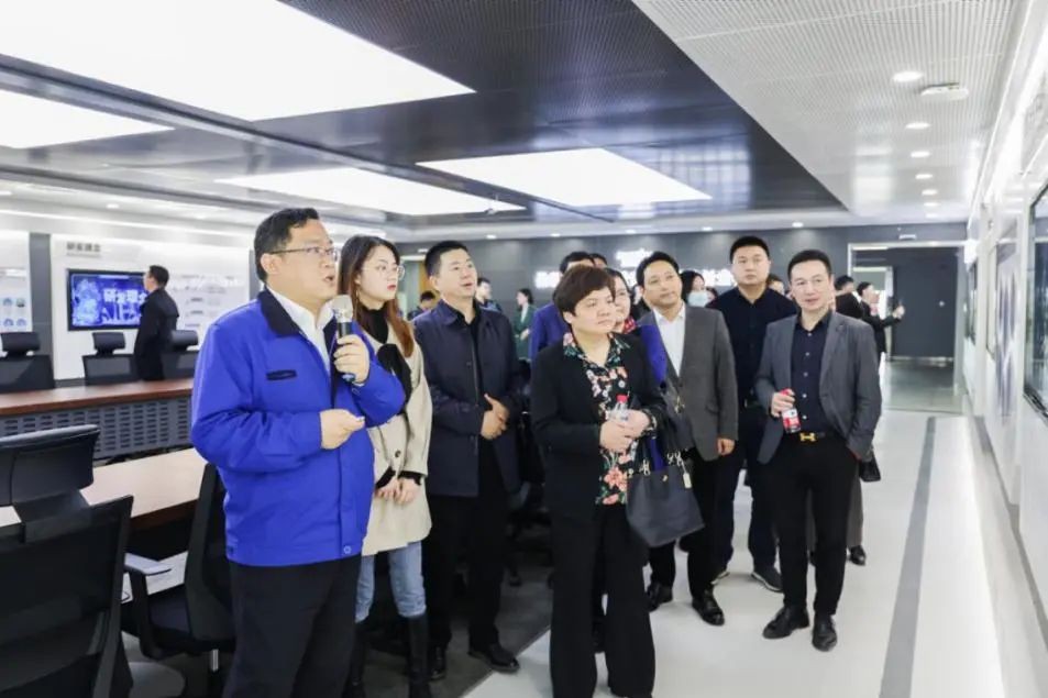 民主党派湖南省委机关青工委团队一行考察星际官网注册智能