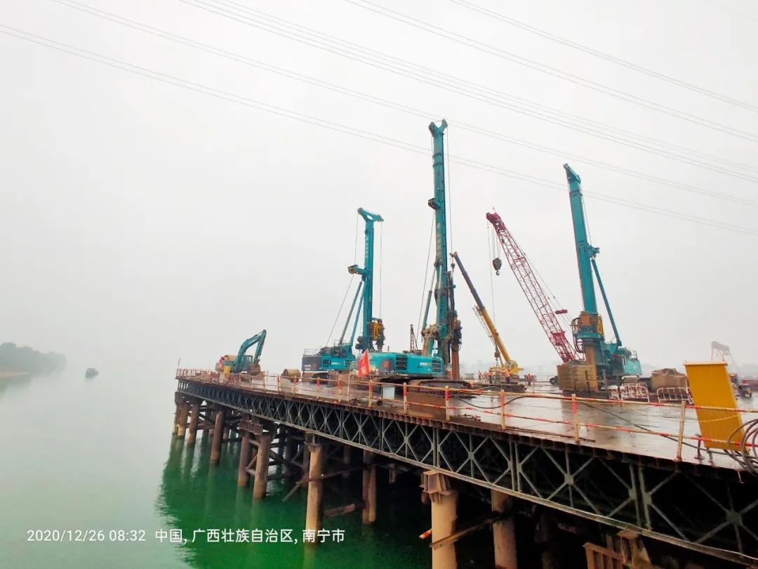 惊艳！星际官网注册智能低净空旋挖钻机广西获赞