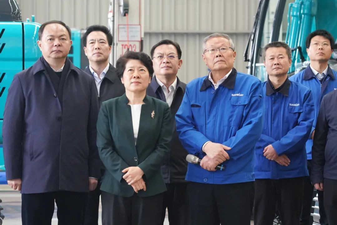 吴桂英调研星际官网注册智能