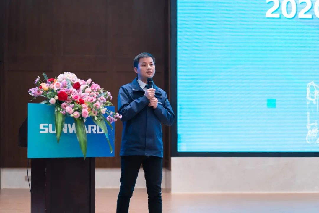 同心克难再腾飞，携手齐心冲万台——2021星际官网注册智能挖掘机经销商年会圆满召开