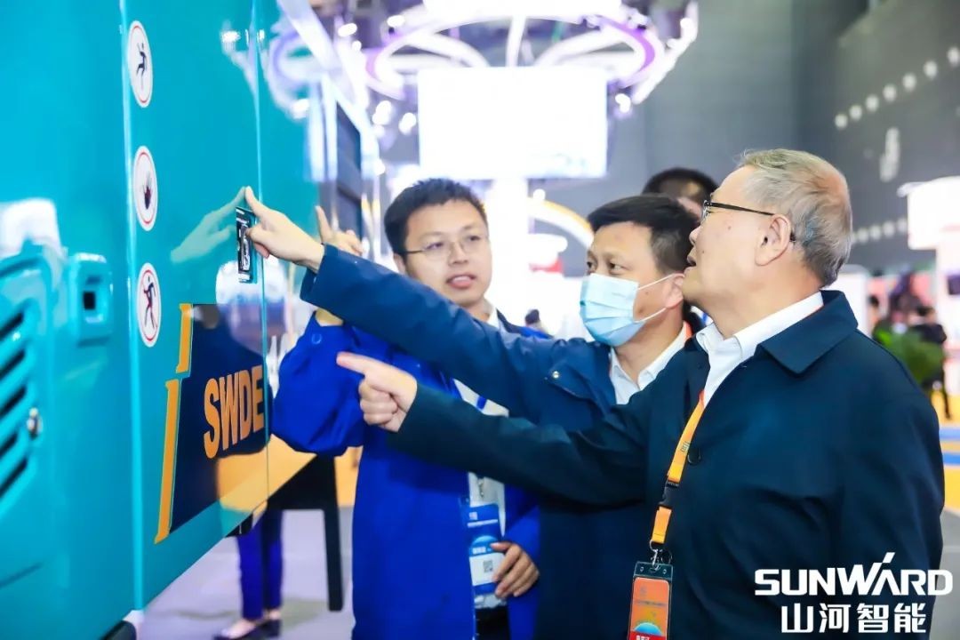 “星际官网注册绿”亮相长沙国际工程机械展，50余款产品尽显星际官网注册智能创新实力